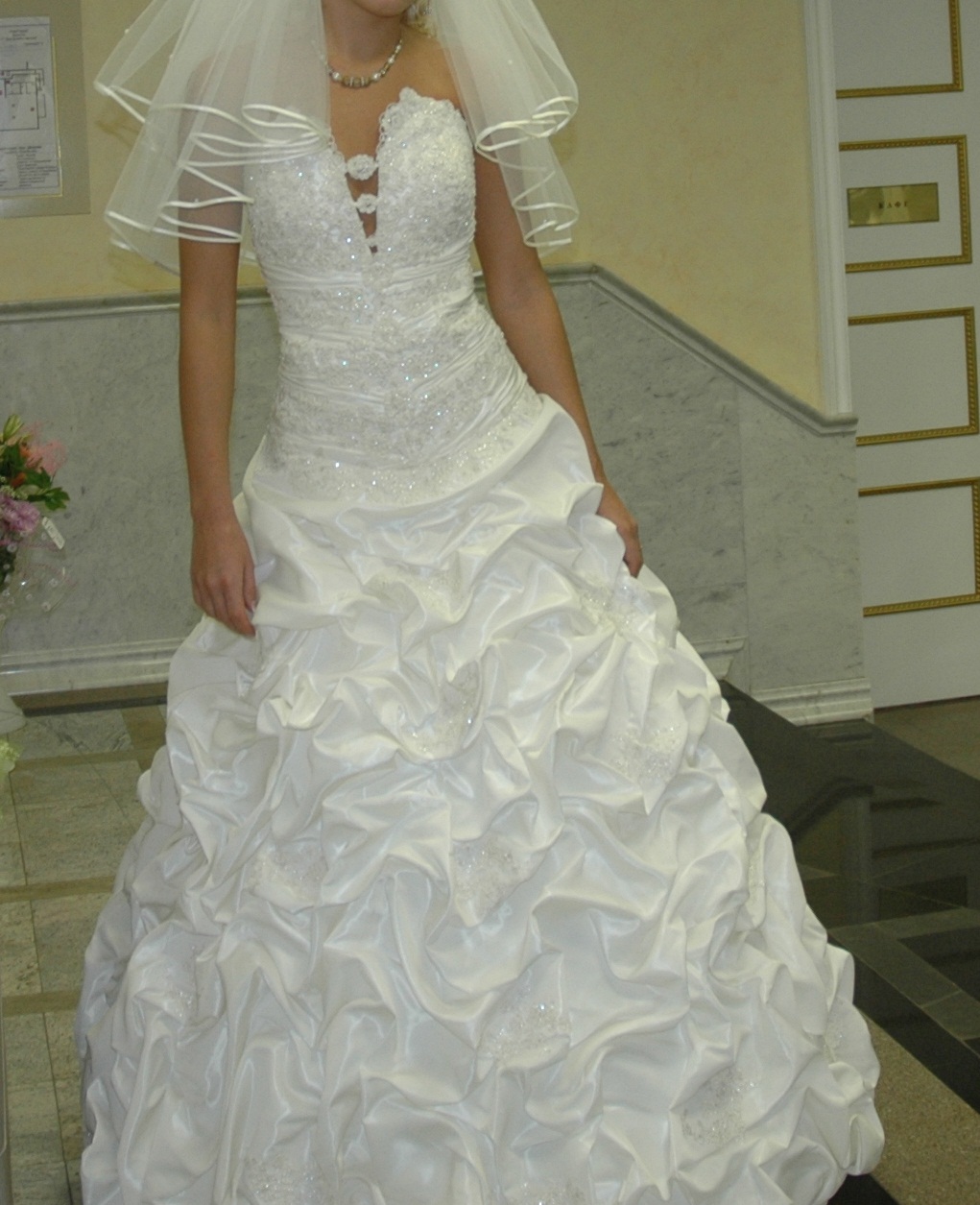 ЧЕРНАЯкошка 05-04-2011 22:18 Куплю свадебное платье не пышное по такой с ЧЕРНАЯкошка 05-04-2011 22:18 Куплю свадебное платье не пышное по такой с