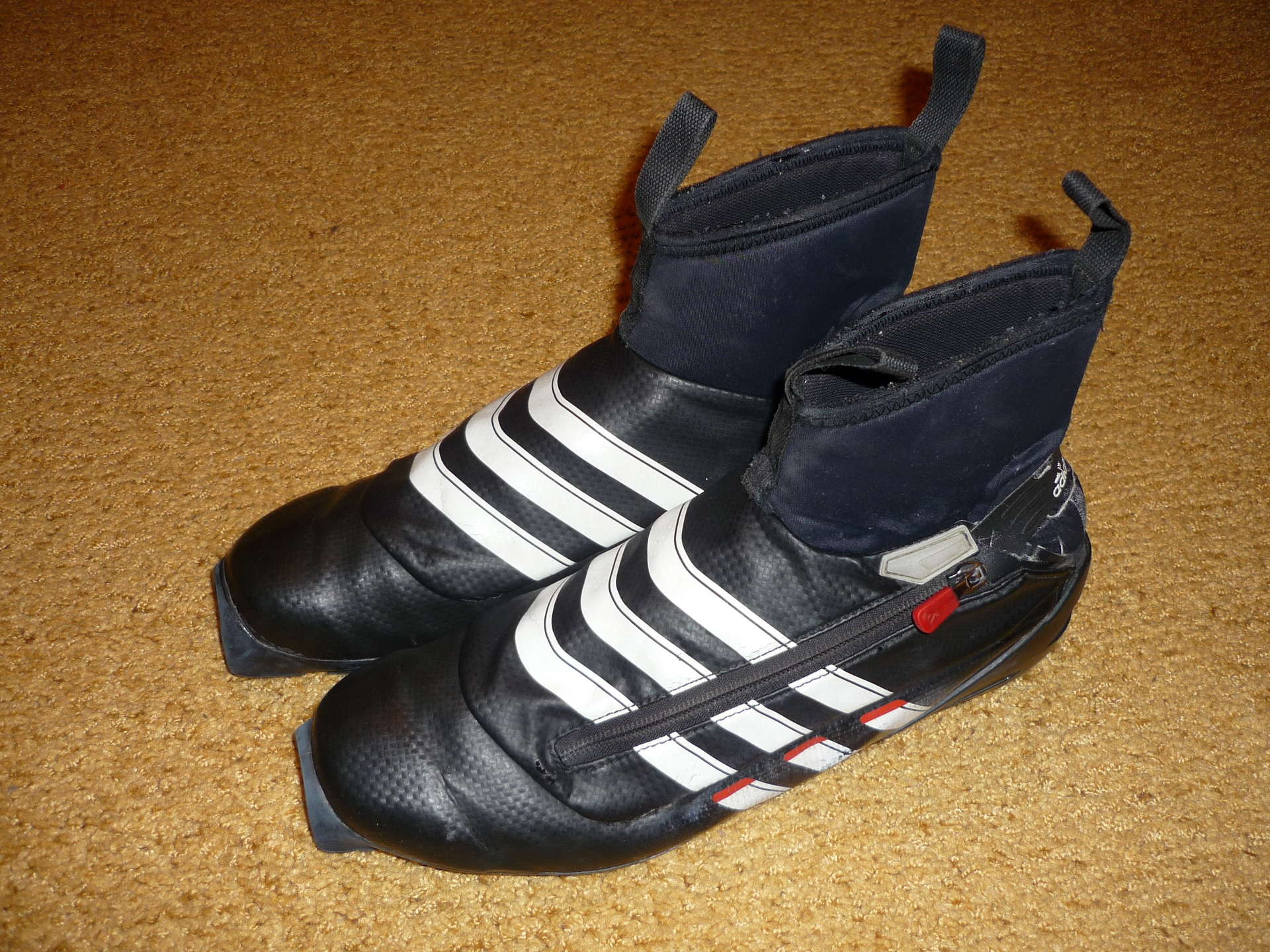 лыжные ботинки ADIDAS для
