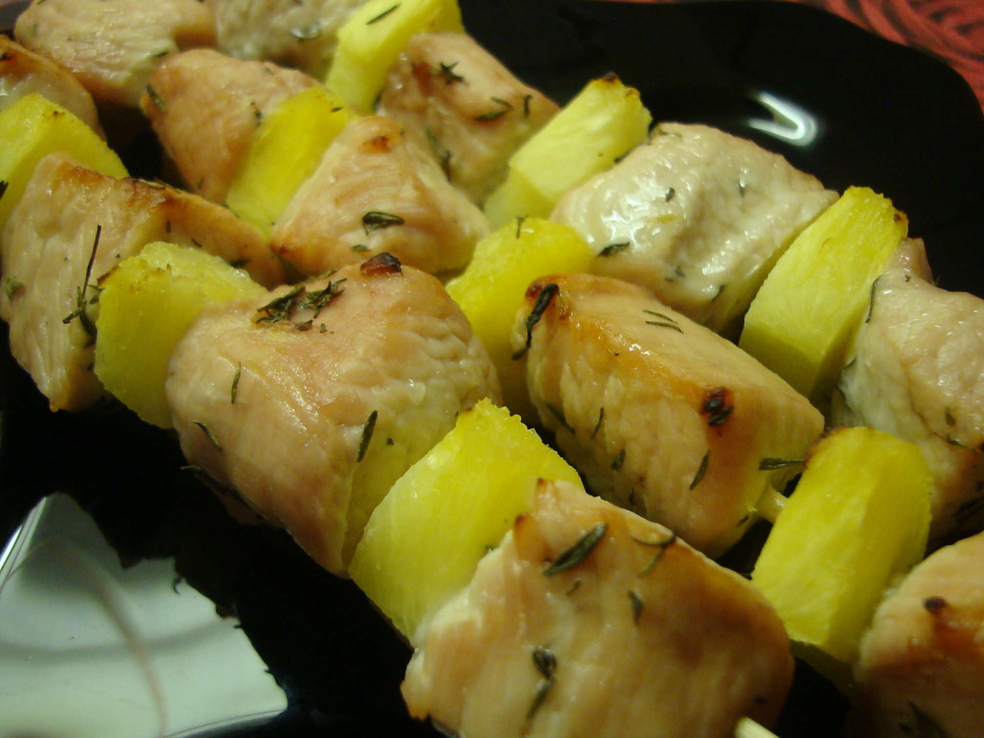 Картофель в духовке на шпажках рецепт Картофель в духовке на шпажках рецепт
