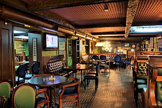 640 X 426  66.7 Kb    Readers Pub