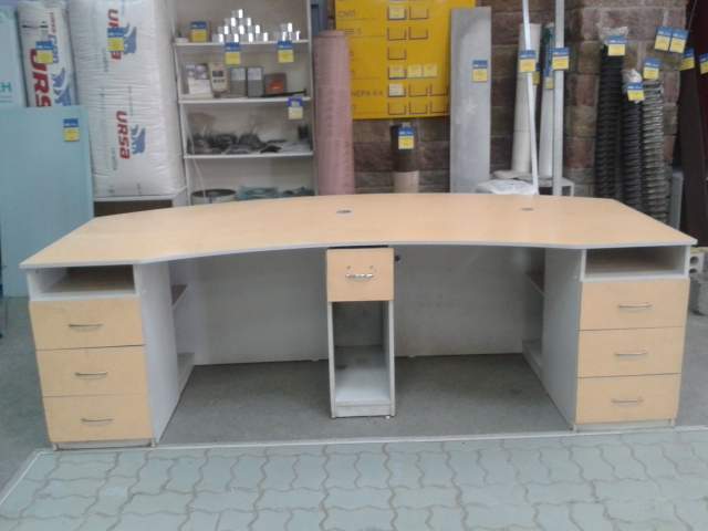 Продаем стол офисный на 2 рабочих места.