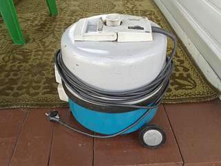 1920 X 1440 215.3 Kb   300 . 