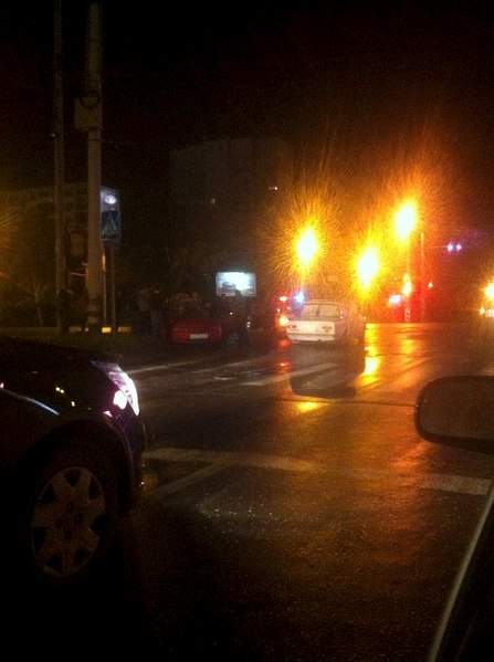 764 X 1024 111.5 Kb 1280 X 720 141.9 Kb 06.09.2015 ДТП около 4:00 на ул. 10 лет Октября и Удмуртская. Нексию нехило размотало