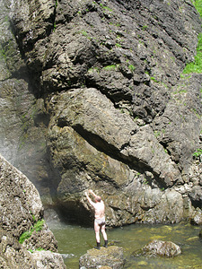 click for enlarge 750 X 1000 369,7 Kb picture