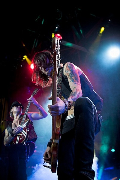 click for enlarge 403 X 604  58,6 Kb picture