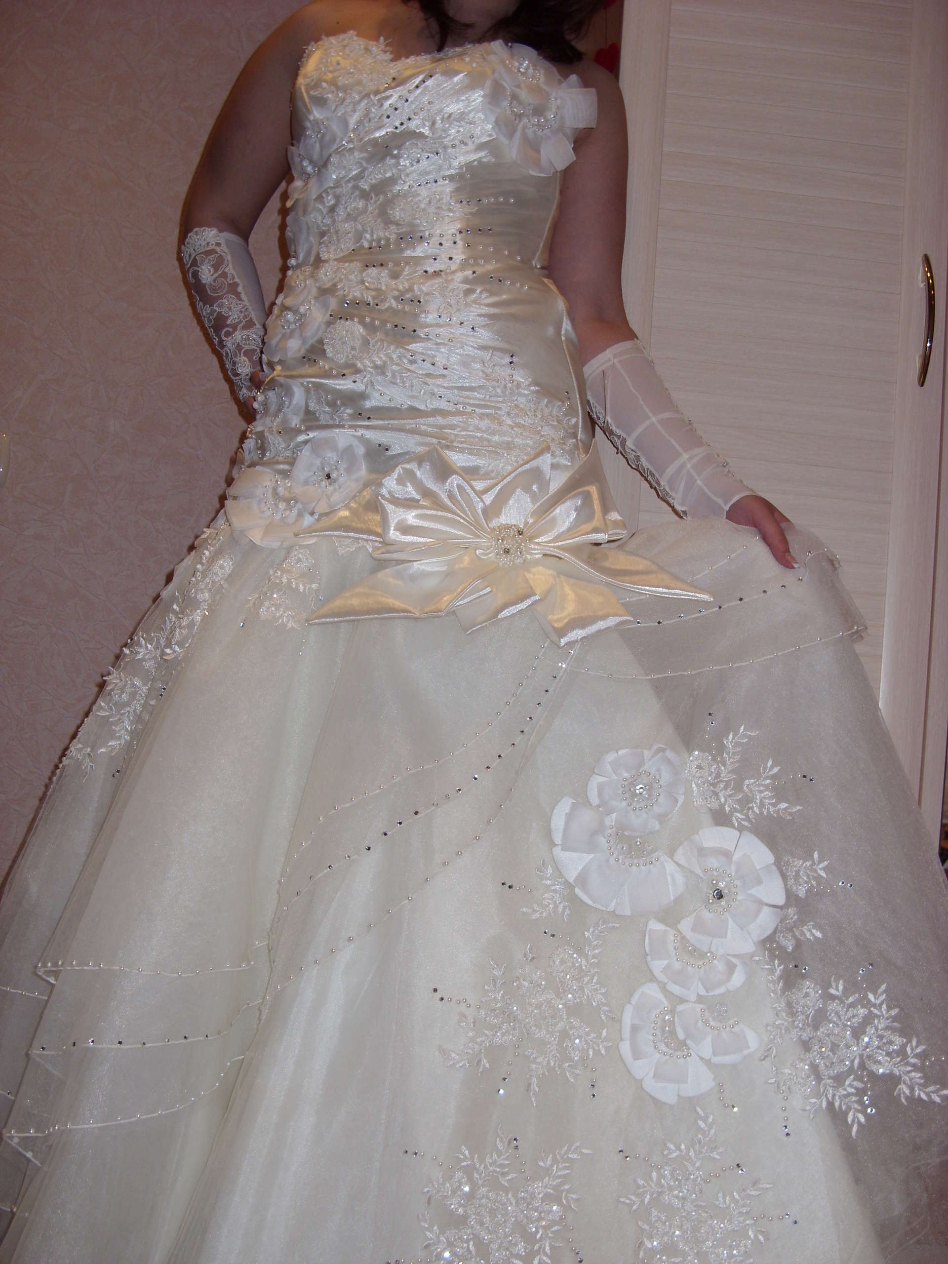 Платье б у авито. Свадебные платья б у. Свадебные платья 2000 годов. Авито Свадебные платья. Свадебные платья 2000-х годов с розочками.