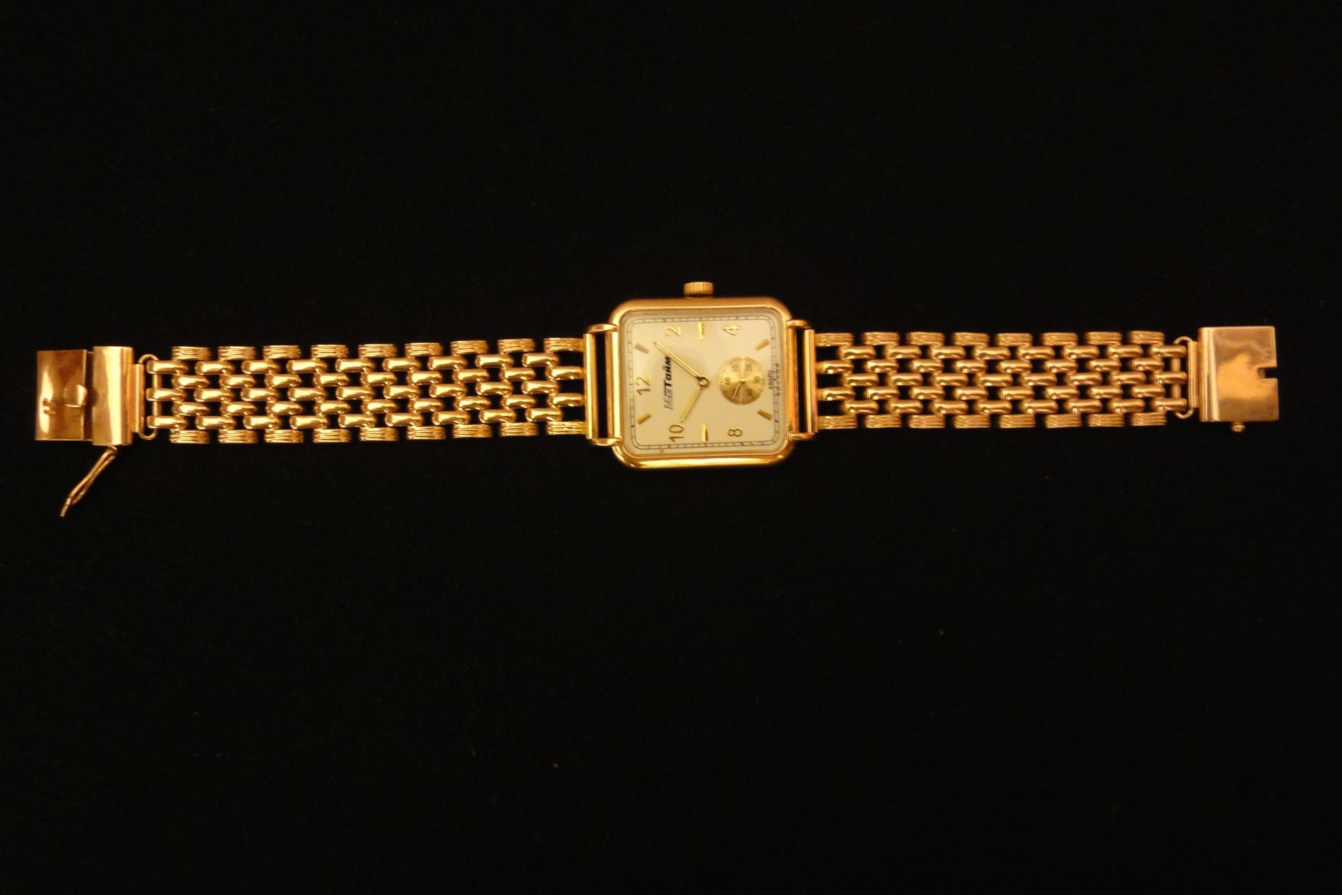 Золотые часы мужские с золотым браслетом купить. Золотые часы МАКТАЙМ С золотым браслетом. Золотые часы Vicence Quartz. Наручные часы МАКТАЙМ 1125. Золотые часы Vicence Quartz 585.