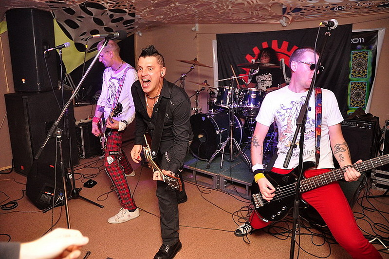 click for enlarge 900 X 598 214,9 Kb picture