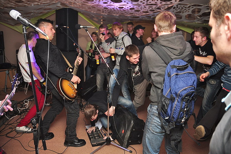 click for enlarge 900 X 598 203,2 Kb picture