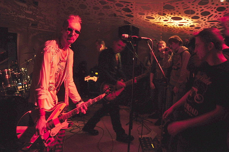 click for enlarge 900 X 598 158,6 Kb picture