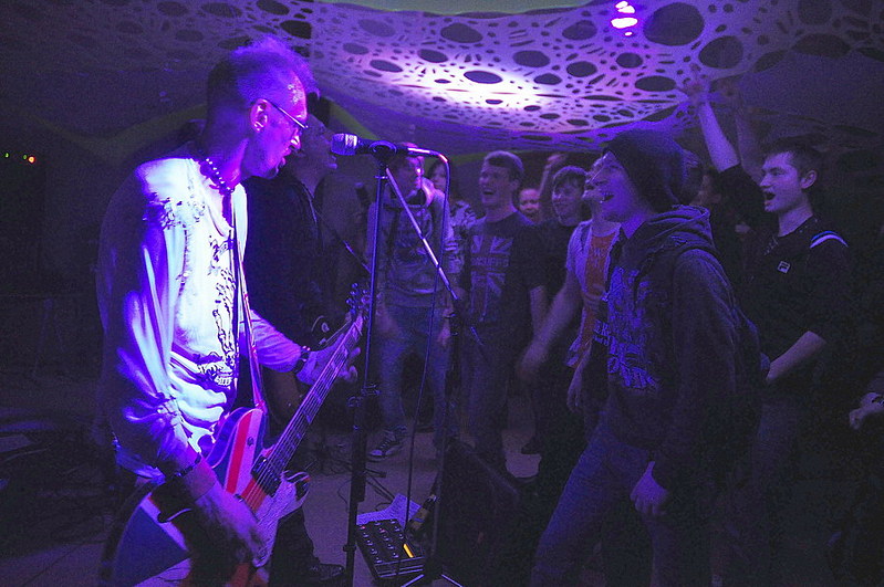 click for enlarge 900 X 598 154,3 Kb picture