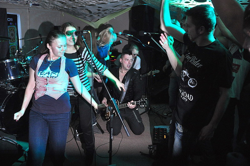 click for enlarge 900 X 598 164,2 Kb picture