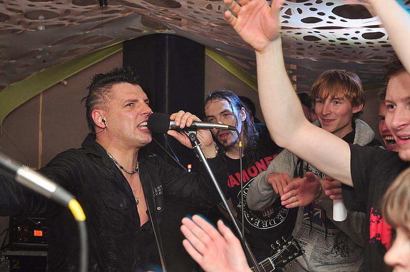 click for enlarge 900 X 598 149,8 Kb picture