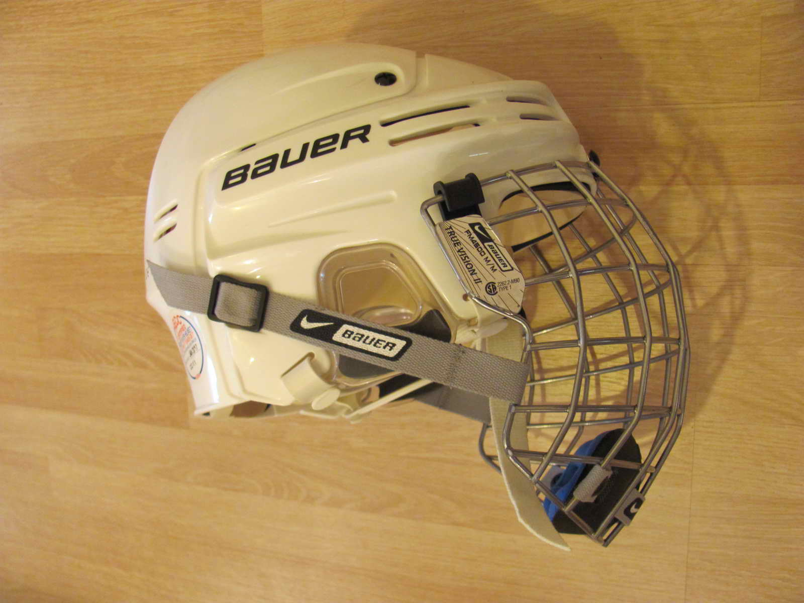 РҐРѕРєРєРµР№РЅС‹Р№ С€Р»РµРј Nike Bauer 4500