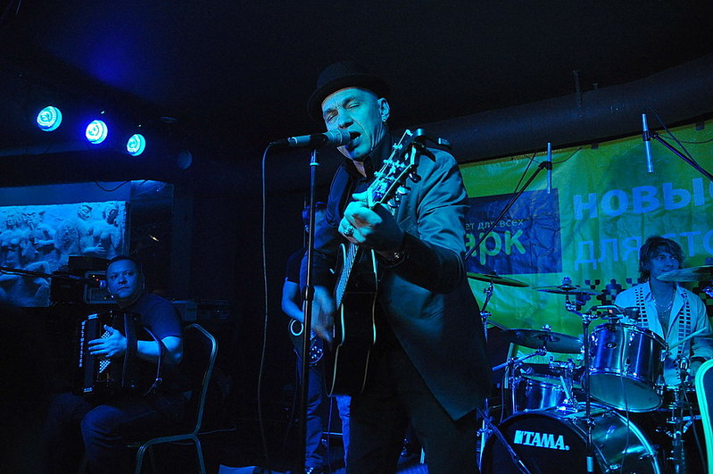 click for enlarge 900 X 598 152,3 Kb picture