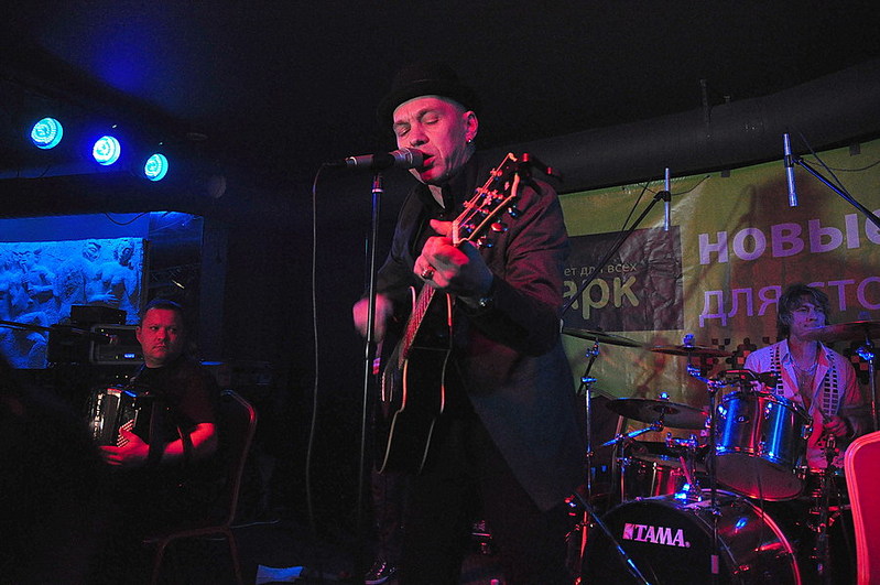 click for enlarge 900 X 598 138,3 Kb picture