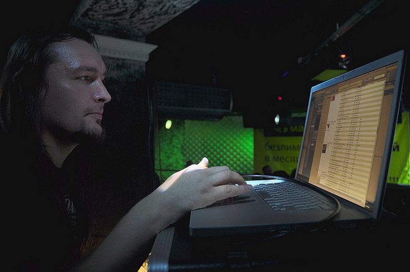 click for enlarge 900 X 598 82,3 Kb picture