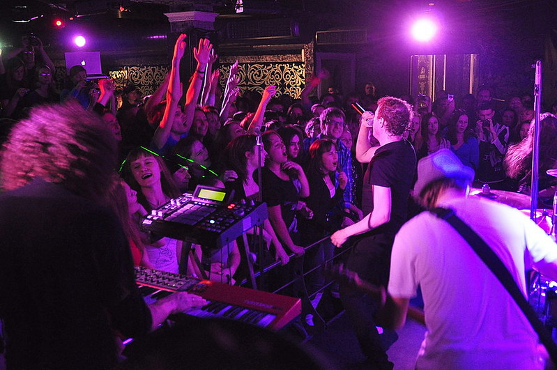 click for enlarge 900 X 598 165,1 Kb picture