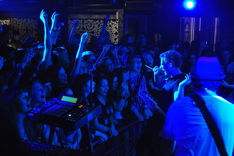 click for enlarge 900 X 601 146,8 Kb picture