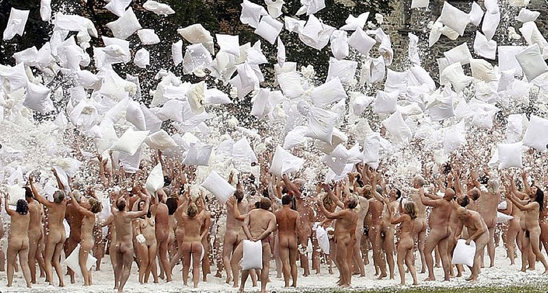 click for enlarge 949 X 508 164,4 Kb picture