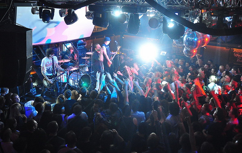 click for enlarge 1000 X 633 219,6 Kb picture