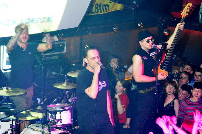 click for enlarge 1000 X 664 213,2 Kb picture