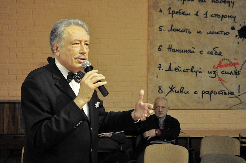 click for enlarge 1000 X 664 171,2 Kb picture