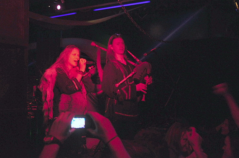 click for enlarge 1000 X 664 148,1 Kb picture