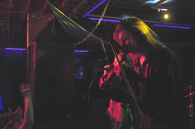 click for enlarge 1000 X 664 138,0 Kb picture