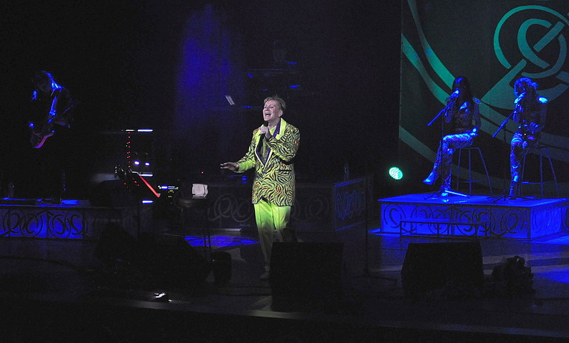 click for enlarge 1000 X 603 120,0 Kb picture