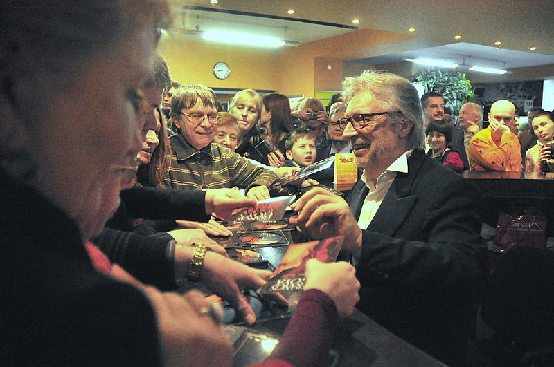 click for enlarge 1000 X 664 182,8 Kb picture