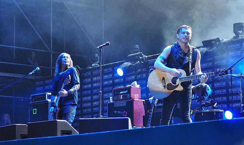 click for enlarge 1000 X 595 225,9 Kb picture