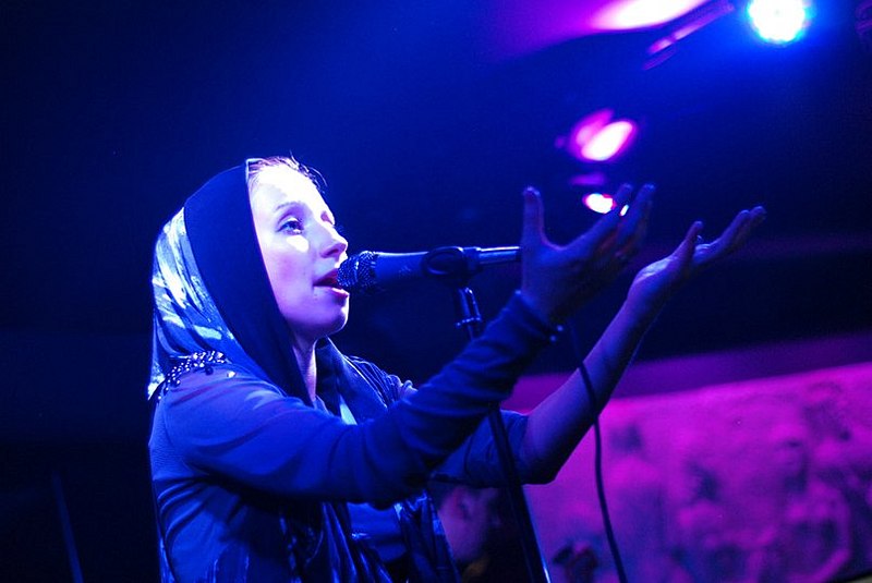 click for enlarge 807 X 540  52,5 Kb picture