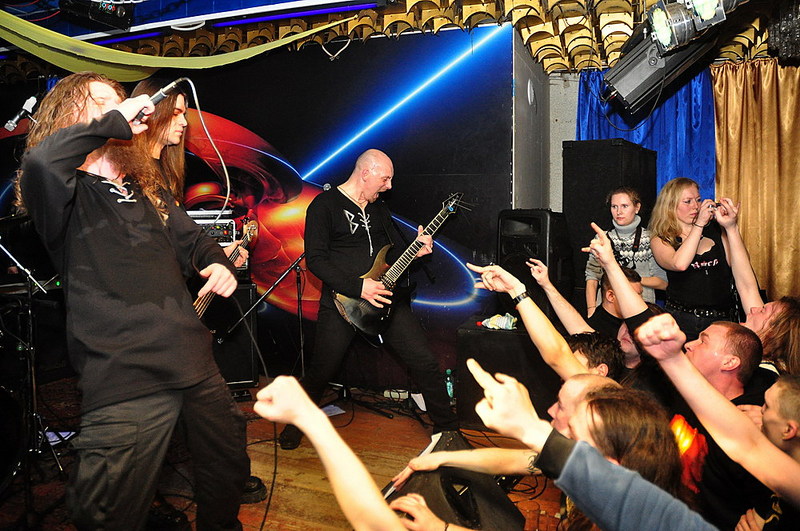 click for enlarge 1000 X 664 230,1 Kb picture