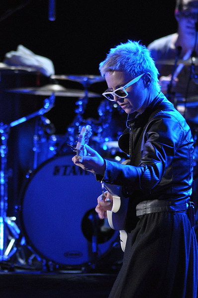 click for enlarge 664 X 1000 158,5 Kb picture