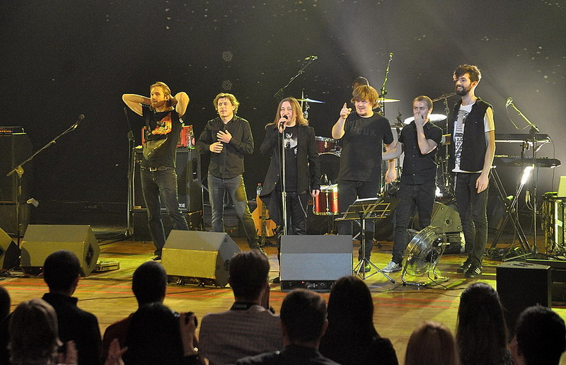 click for enlarge 1000 X 645 187,3 Kb picture