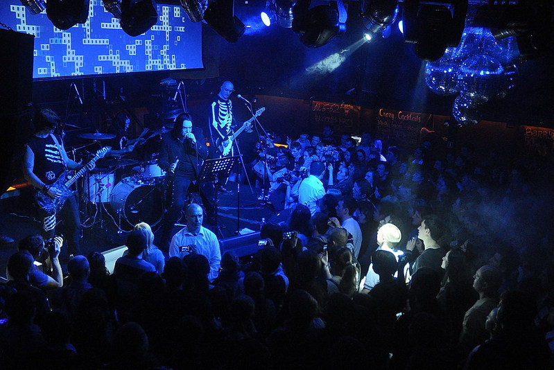 click for enlarge 1000 X 668 196,7 Kb picture