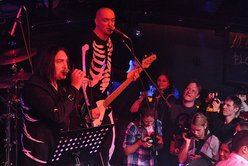 click for enlarge 1000 X 669 181,4 Kb picture