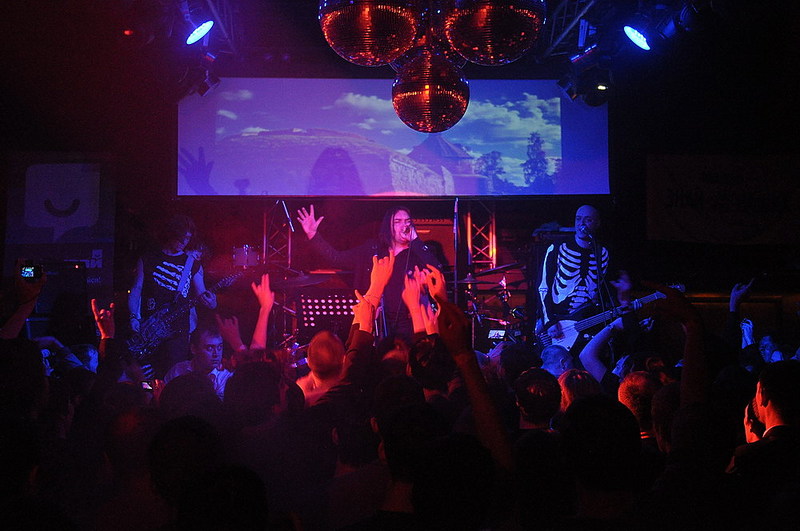 click for enlarge 1000 X 664 143,6 Kb picture