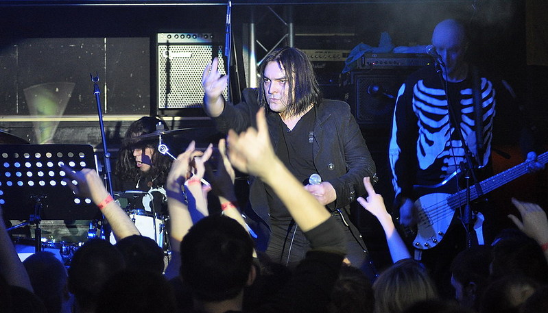 click for enlarge 1000 X 572 160,5 Kb picture