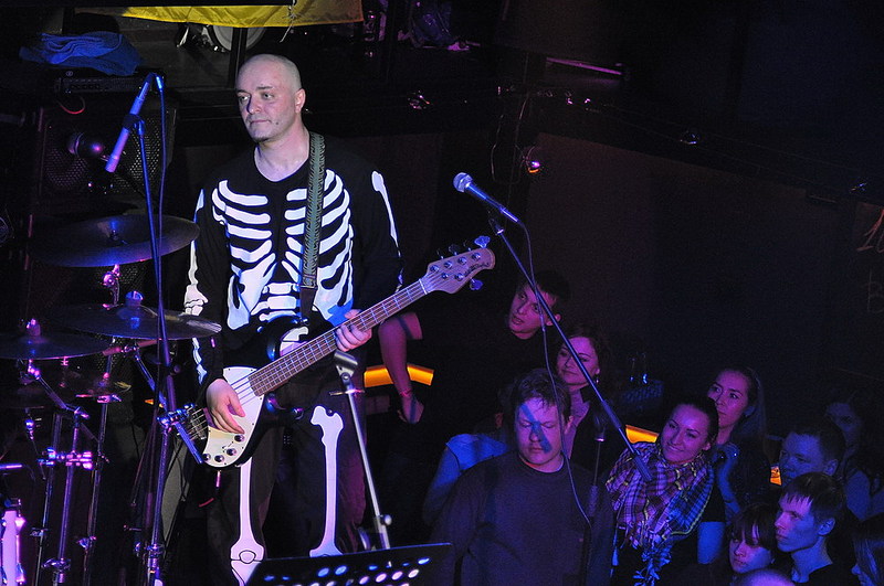 click for enlarge 1000 X 664 178,3 Kb picture