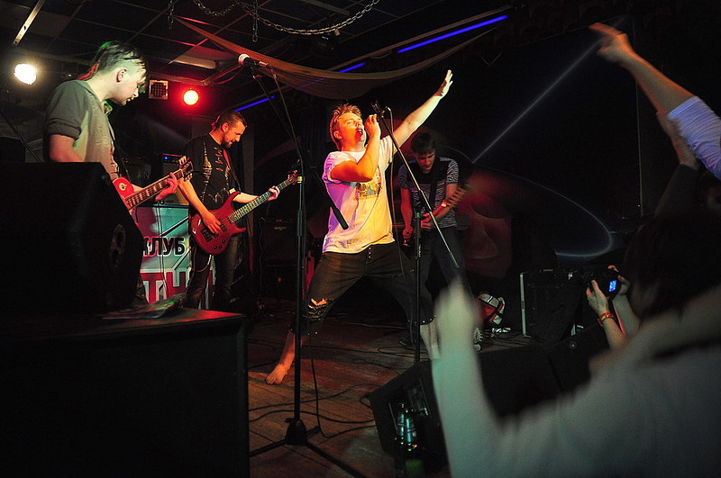 click for enlarge 1000 X 664 147,2 Kb picture