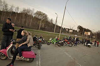 click for enlarge 640 X 425 62,5 Kb picture