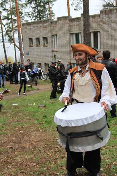 click for enlarge 1920 X 2880 317,6 Kb picture