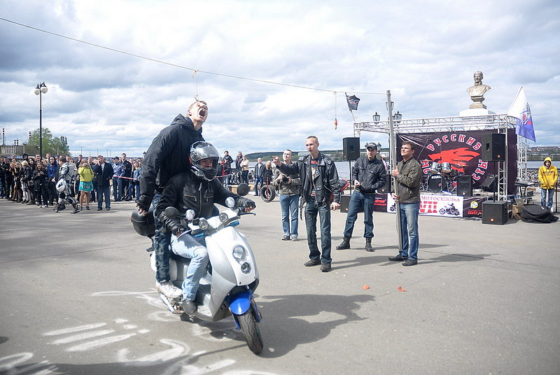 click for enlarge 1000 X 670 189,9 Kb picture