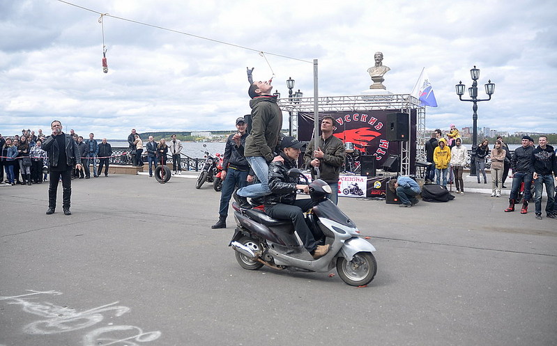 click for enlarge 1000 X 622 174,9 Kb picture