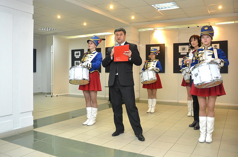 click for enlarge 1000 X 661 162,1 Kb picture