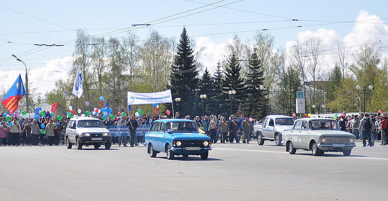 click for enlarge 1000 X 518 194,1 Kb picture