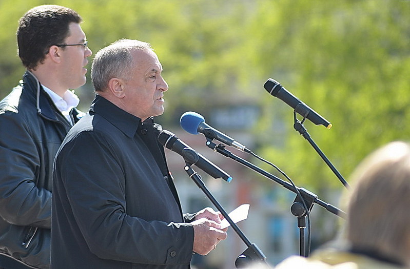 click for enlarge 1000 X 657 132,0 Kb picture