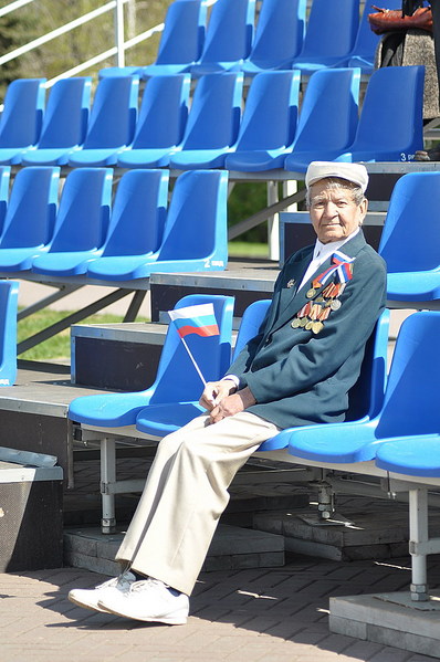 click for enlarge 664 X 1000 182,5 Kb picture